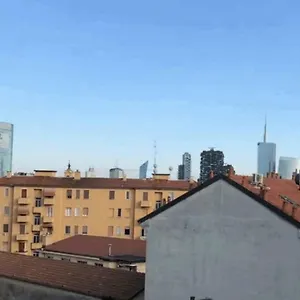 https://isola-view-renovated-apartment.italymilanhotels.net